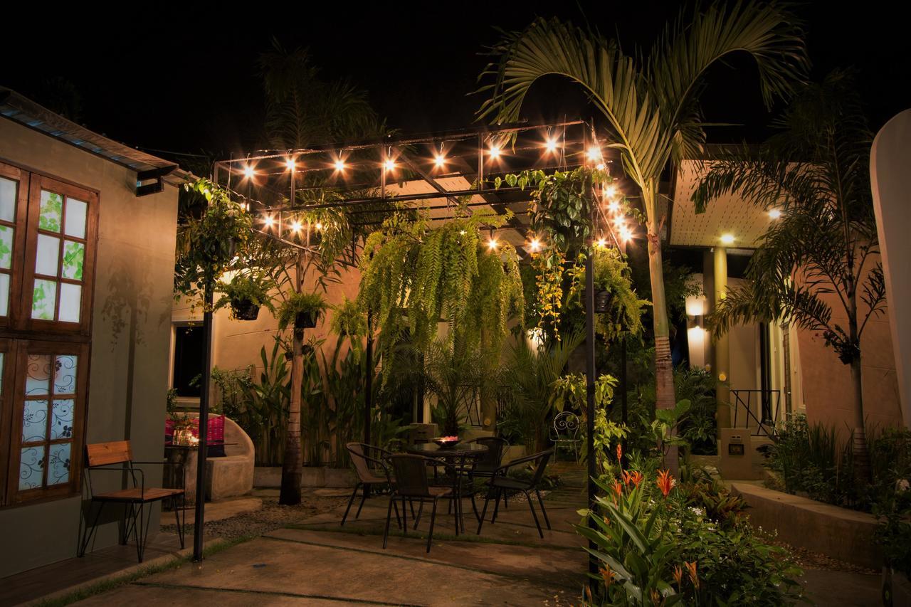 Hotel Casa Malee Chiang Mai Esterno foto